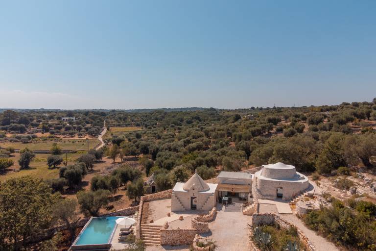 Villa 'Trulli Meridiem Con Piscina' with Private Pool, Wi-Fi and Air Conditioning — photo 3