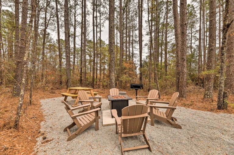 Beautiful New Bern Studio Cabin w/ Fire Pit! — photo 3