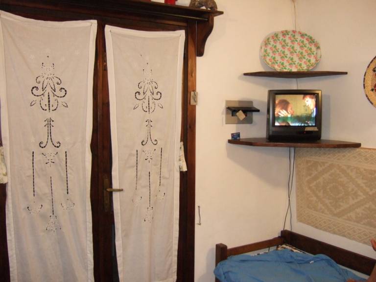 Holiday apartment with yard & private pool — photo 3