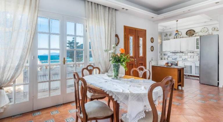 Villa with terrace, garden & BBQ | Perfect for remote work — photo 3