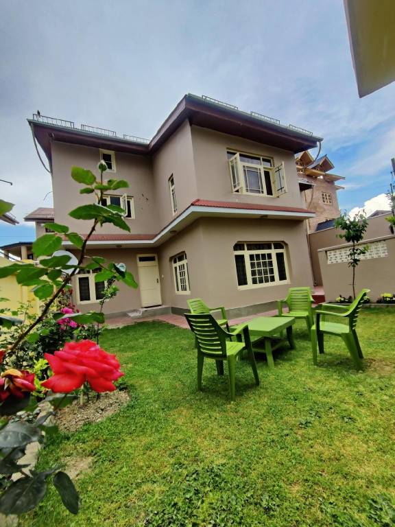 House Dal Lake