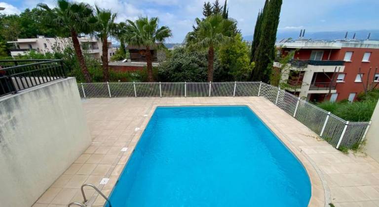 West Nice Ground-Floor one Bedroom Apartment with Parking, Garden, Pool — photo 4