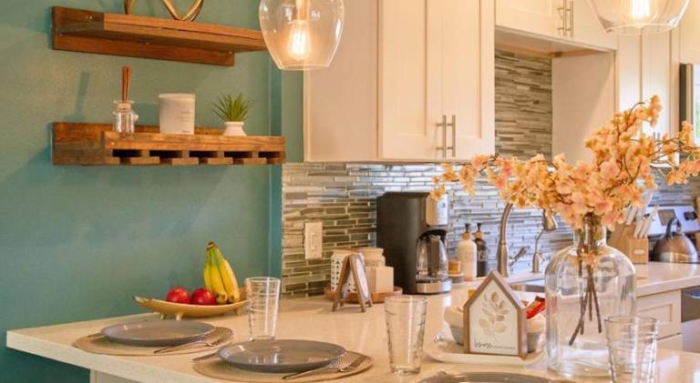 The Scott Getaway - Walkable to Old Town, remodeled space, outdoor pool! — photo 5