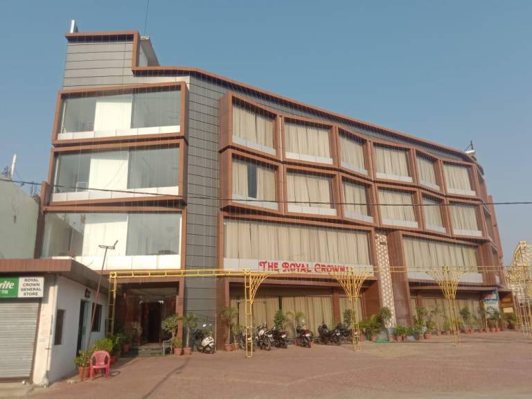 Hotel The Royal Crown