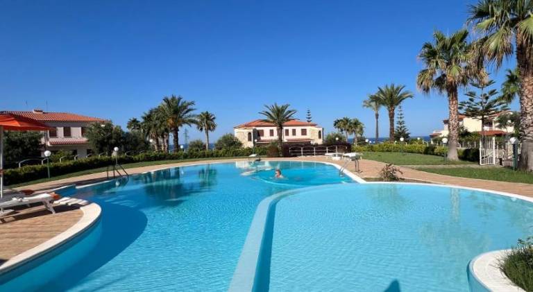 Villa with pool & jacuzzi | Dogs allowed — photo 3