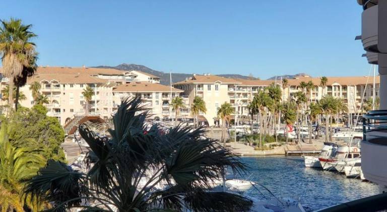Apartment with pool | Next to the beach | Dogs allowed in Fréjus