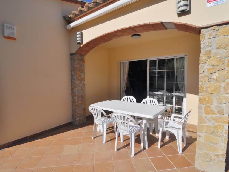 Villa with yard, private pool & BBQ — photo 2