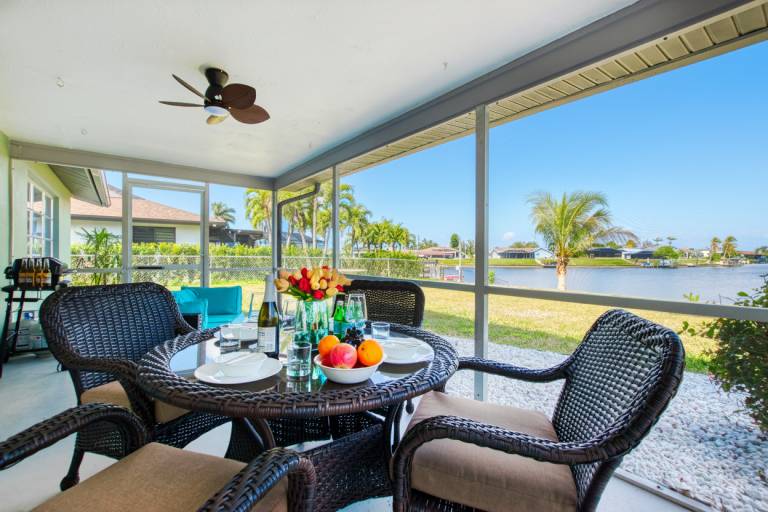VILLA PARADISE COVE – GULF ACCESS BEACH BUDGET FRIENDLY BOAT RENTAL TOURS VOUCHER INCL. in Cape Coral, FL