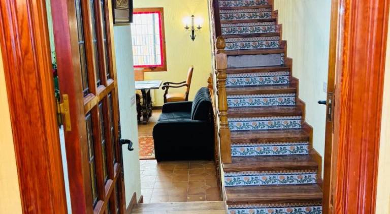 Ample vacation home | Pet-friendly — photo 5