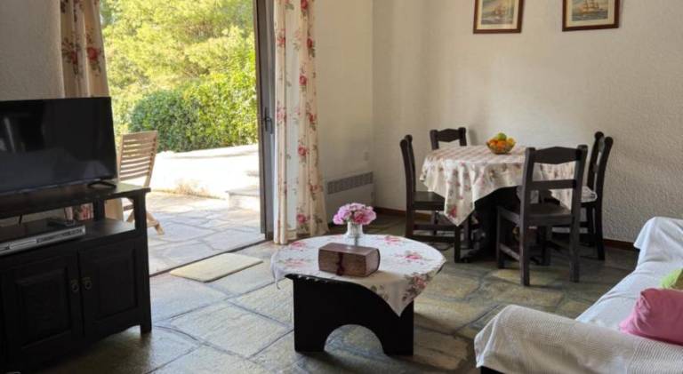 House with yard, barbeque & terrace | Next to the beach | Pets allowed — photo 2