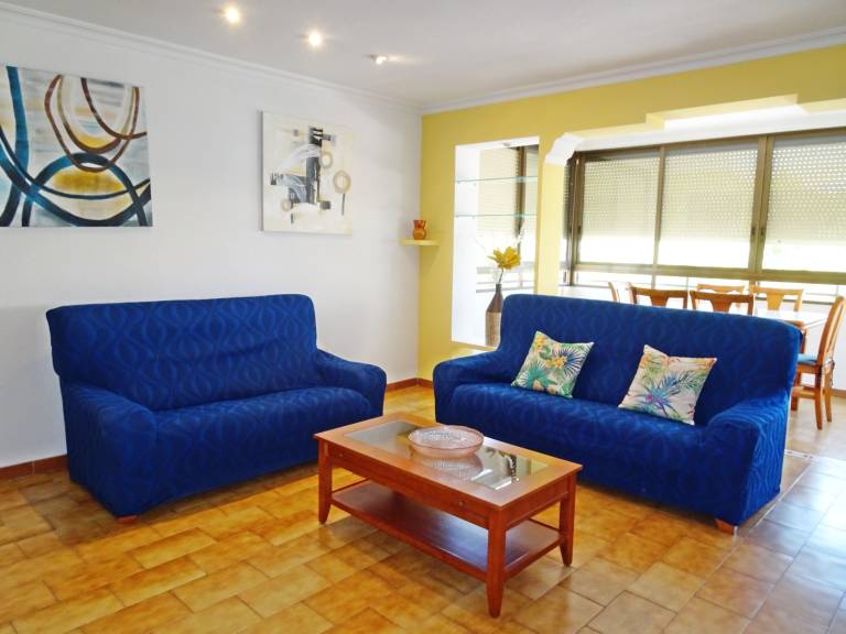 Holiday apartment with terrace, pool & garden — photo 4