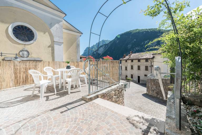 Fully equipped beautiful holiday apartment with terrace & garden | Mountain view | Pet-friendly — photo 2