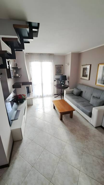 Rental apartment with terrace | City view — photo 3