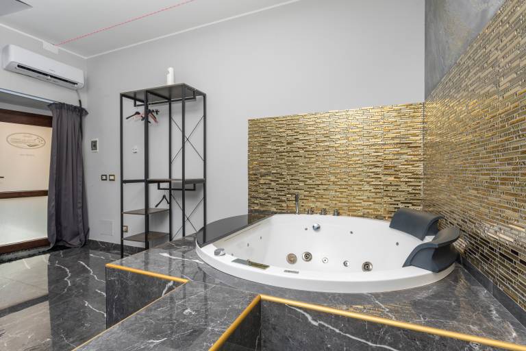 Room 'Delle Colombe' with Wi-Fi and Air Conditioning — photo 2