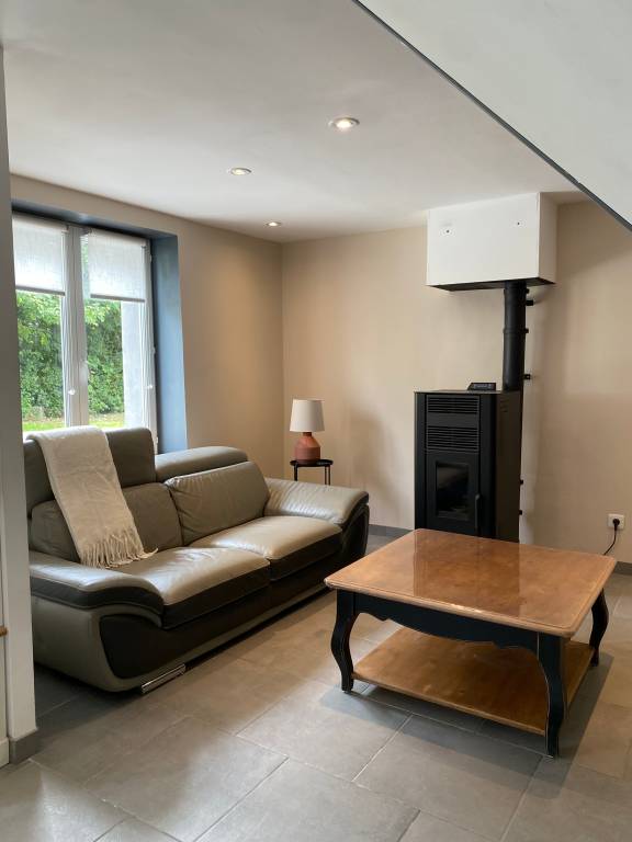 Holiday Home “In the Heart of Nature” with Private Terrace, Shared Garden & Wi-Fi in Calais