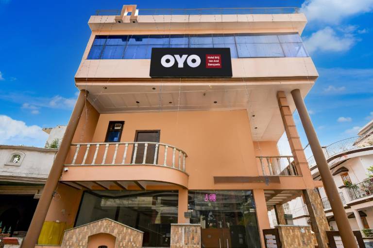 Hotel O Brij Inn and Banquets