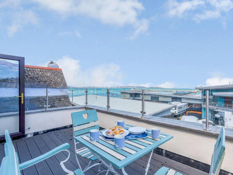 Cottage with garden & patio | Water view in Paignton