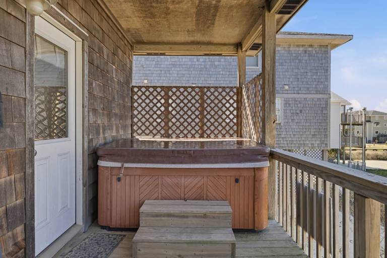 Salt Therapy OBX Oceanfront Dog Friendly, Hot Tub Nags Head — photo 3