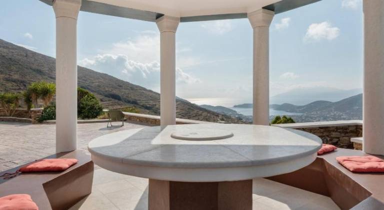 Villa with garden, BBQ & pool | Pet-friendly — photo 4