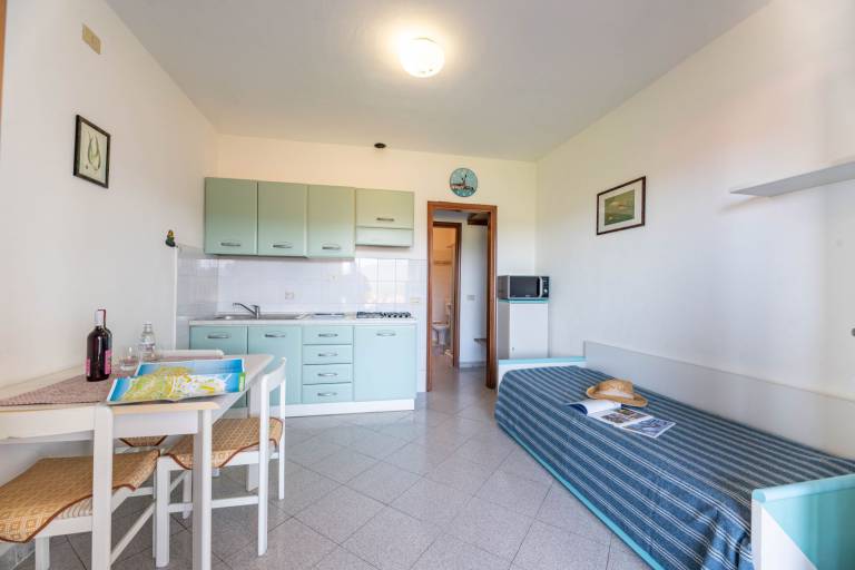 Rental apartment with yard & terrace — photo 2