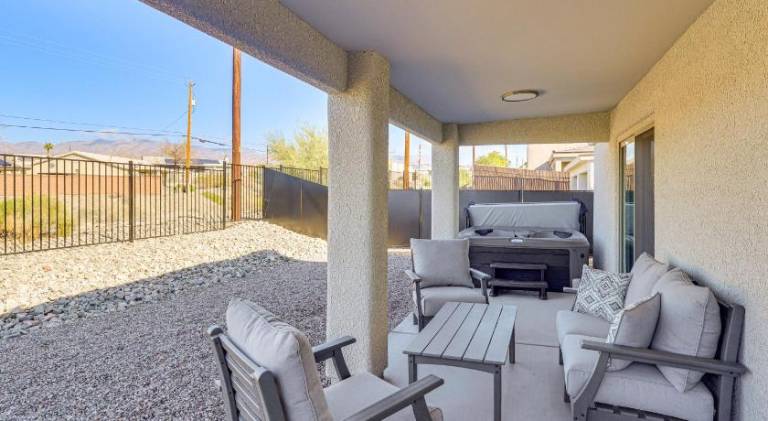 Vacation home with jacuzzi | Pets are welcome — photo 5