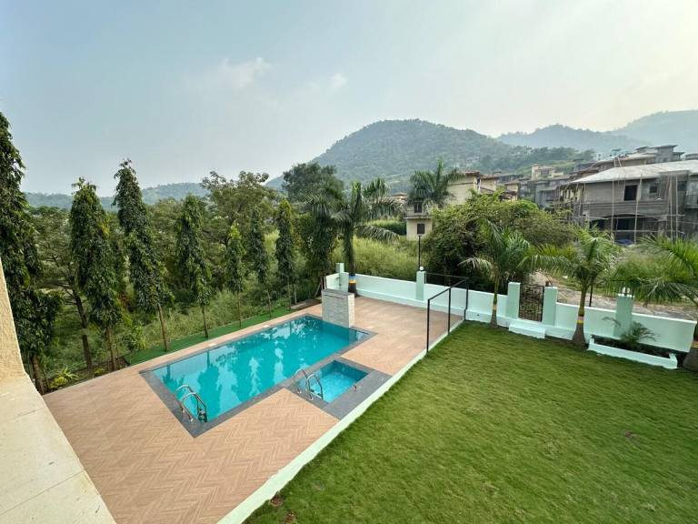 Villa with garden, hot tub & pool — photo 5