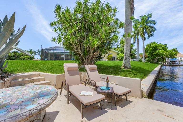 UTOPIA found! Stunning waterfront & Heated Saltwater Pool - Villa Shangri-La- Roelens Vacations — photo 2