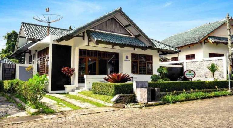 298 m&sup2; Villa