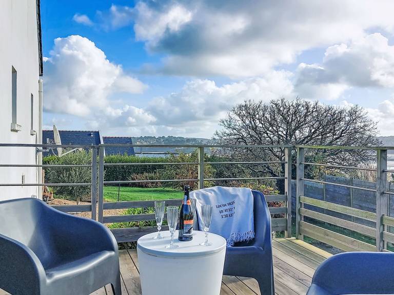 House with yard, barbecue & terrace | Sea view — photo 2