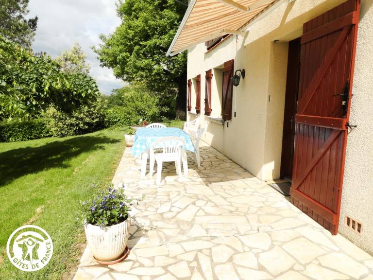 Beautiful gite with yard, terrace & barbeque | Pets allowed — photo 2