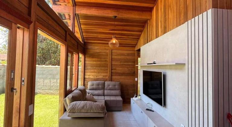House with pool — photo 5