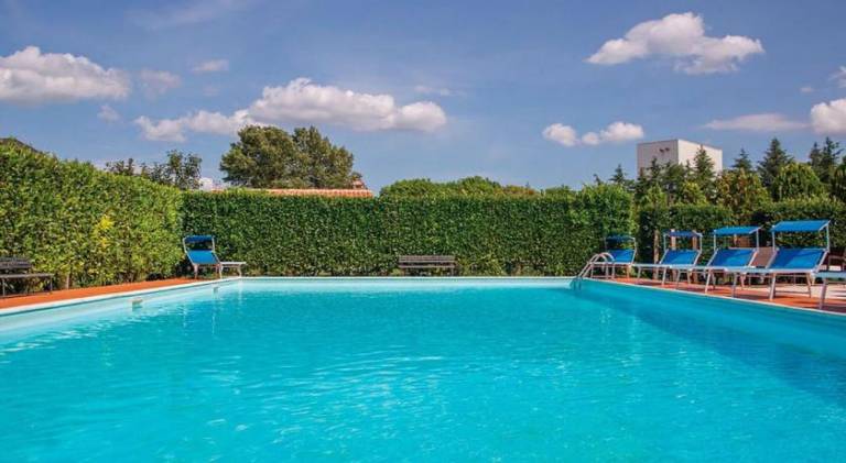 Nice rental apartment with pool & yard | Dogs allowed in Castiglione del Lago