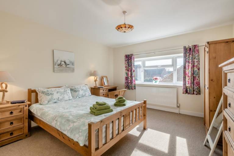 Cottage with garden — photo 3