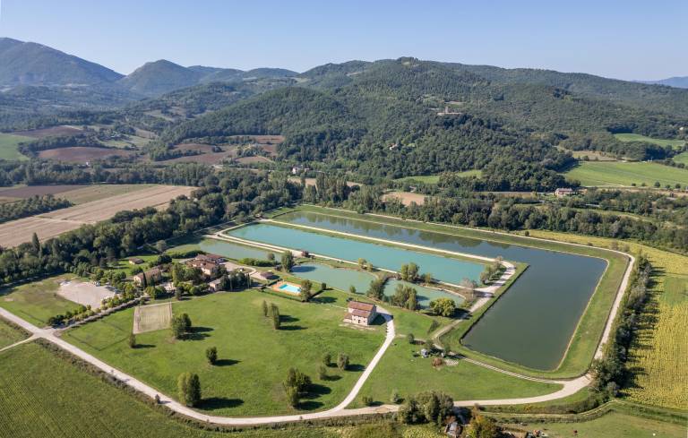 Ferienhaus in Montone für max. 16 Personen Ferienhaus in Montone für max. 16 Personen