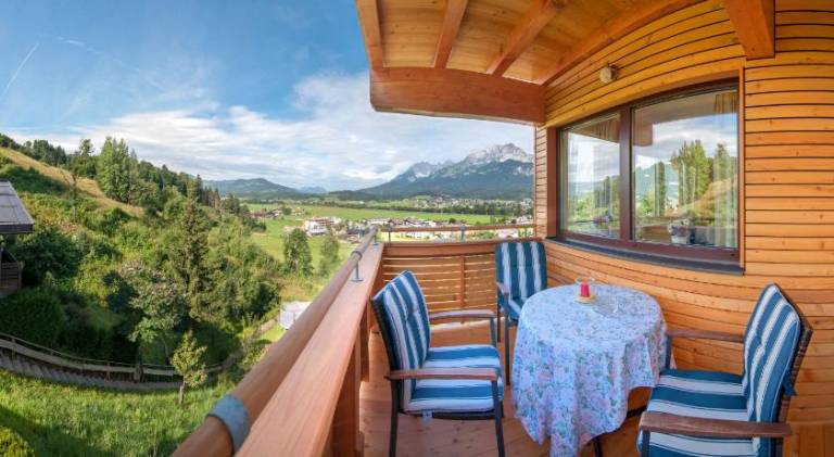 Nice serviced apartment with pool, yard & patio | Close to the ski | Pet-friendly — photo 2