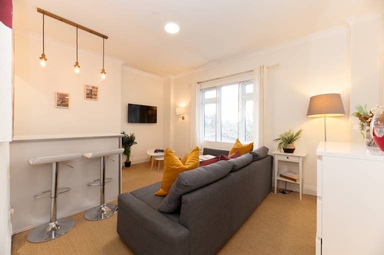 Fully equipped apartment with fast internet | Pets allowed in London, KY