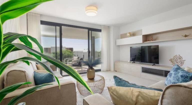 Fully equipped pleasant rental apartment with patio, yard & private pool | Next to the beach | Dogs allowed — photo 2