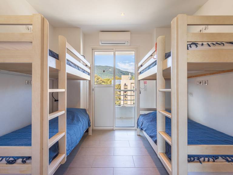 Apartment with pool & patio | Sea view — photo 4