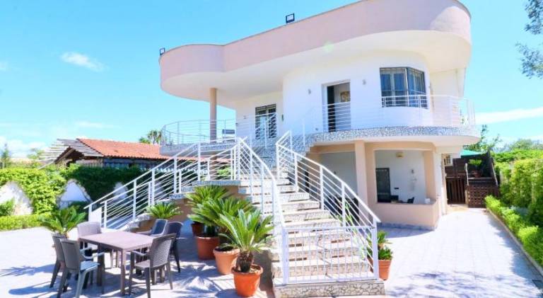 Villa with pool | Close to the beach | Pet-friendly — photo 5
