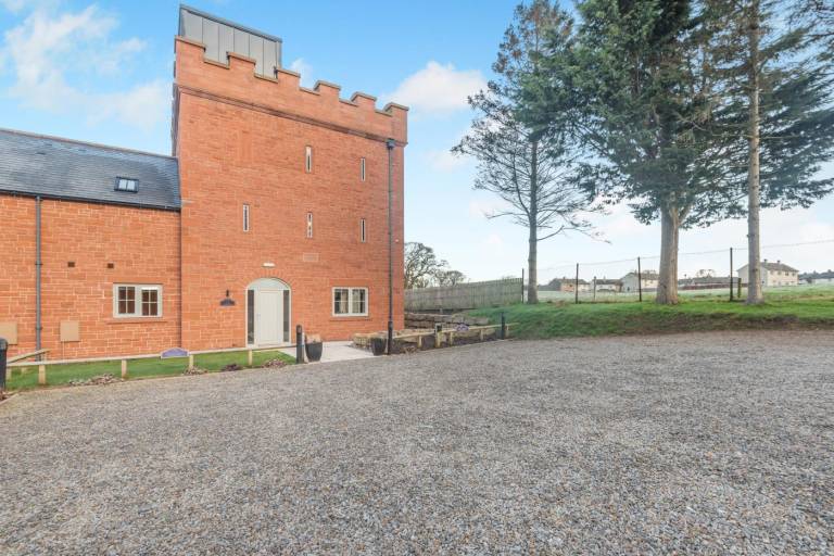Castle Farlam