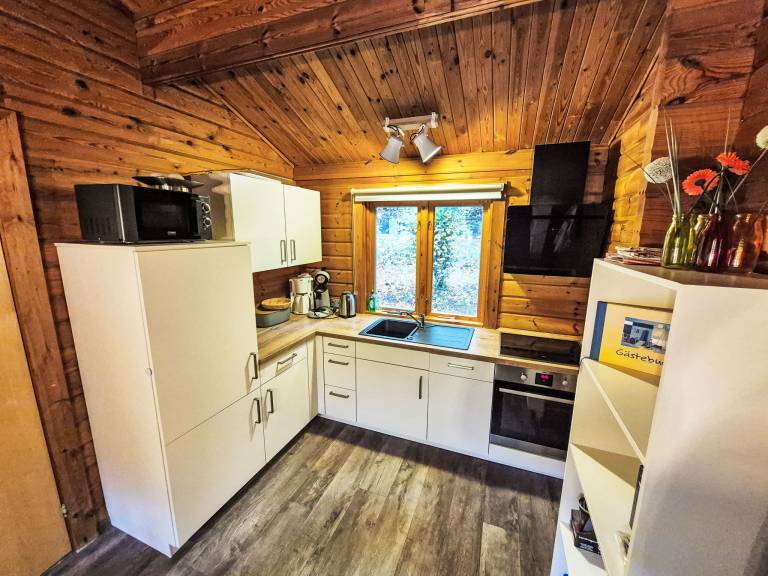 Vacation home with barbeque, patio & garden — photo 3