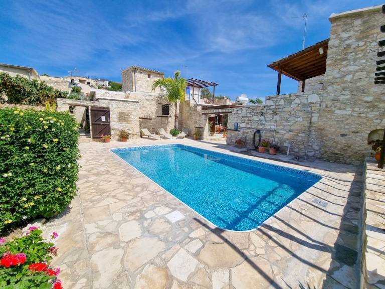 Apartment Skarinou