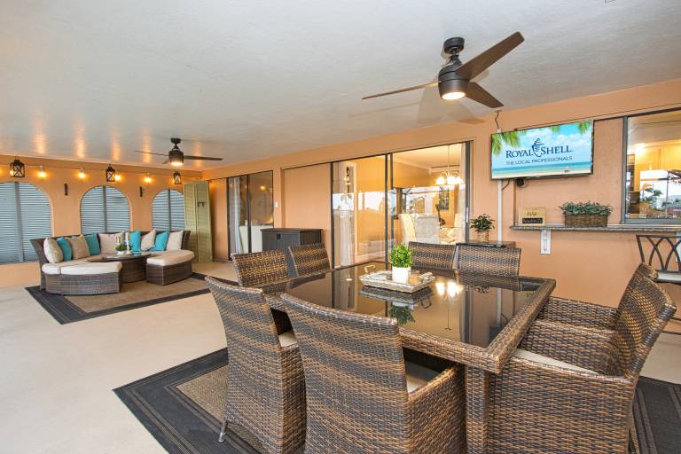 Family-oriented spacious vacation home with private pool & BBQ | Water view | Dogs allowed — photo 4