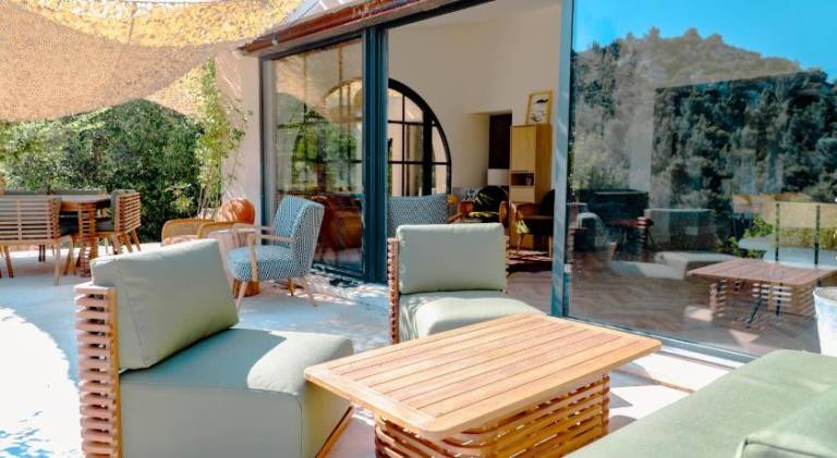 Villa with hot tub, pool & BBQ — photo 3