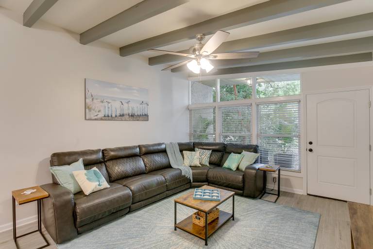 Bright Jekyll Island Home w/ Deck < 1 Mi to Beach — photo 2