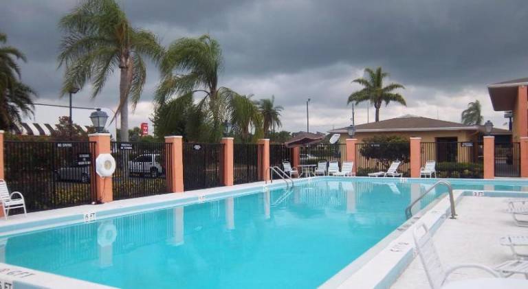Americas Best Value Inn Florida Turnpike & I-95 — photo 4
