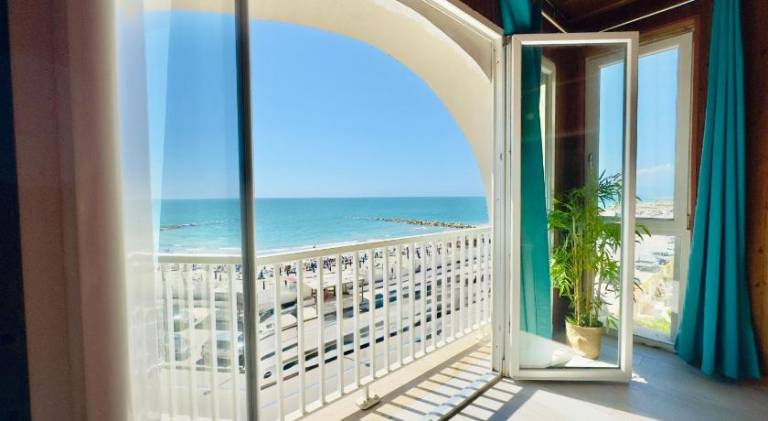 Nice apartment with pool | Close to the beach | Perfect for remote work | Pets allowed — photo 3