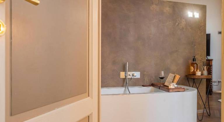 Holiday apartment | Next to Como Cathedral — photo 5