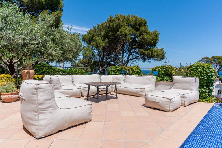 Fully equipped villa with yard, patio & private pool | Next to the beach | Pets are welcome — photo 2