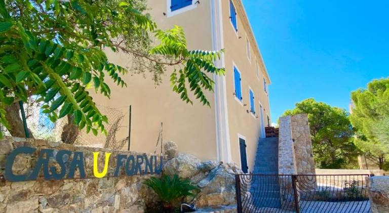 Beautiful serviced apartment with terrace & garden | Pet-friendly in L'Île-Rousse